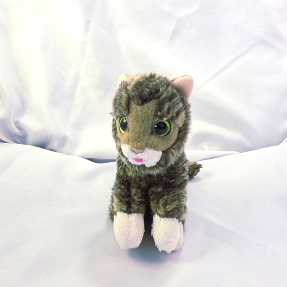Cuddle Barn Lil Bub Tabby Cat Plush Toy Green Eyes Sitting 6 Inch 2014 - Picture 1 of 11